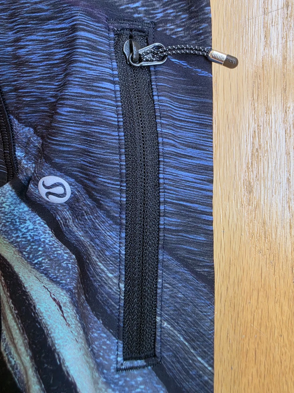 Lululemon Abstract Print Leggings Lux Material Black W/Blue, Teal & Magenta, Red - Picture 4 of 8
